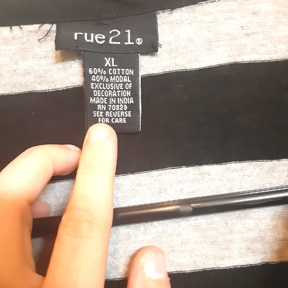 Rue21 top size XL - Picture 2 of 5